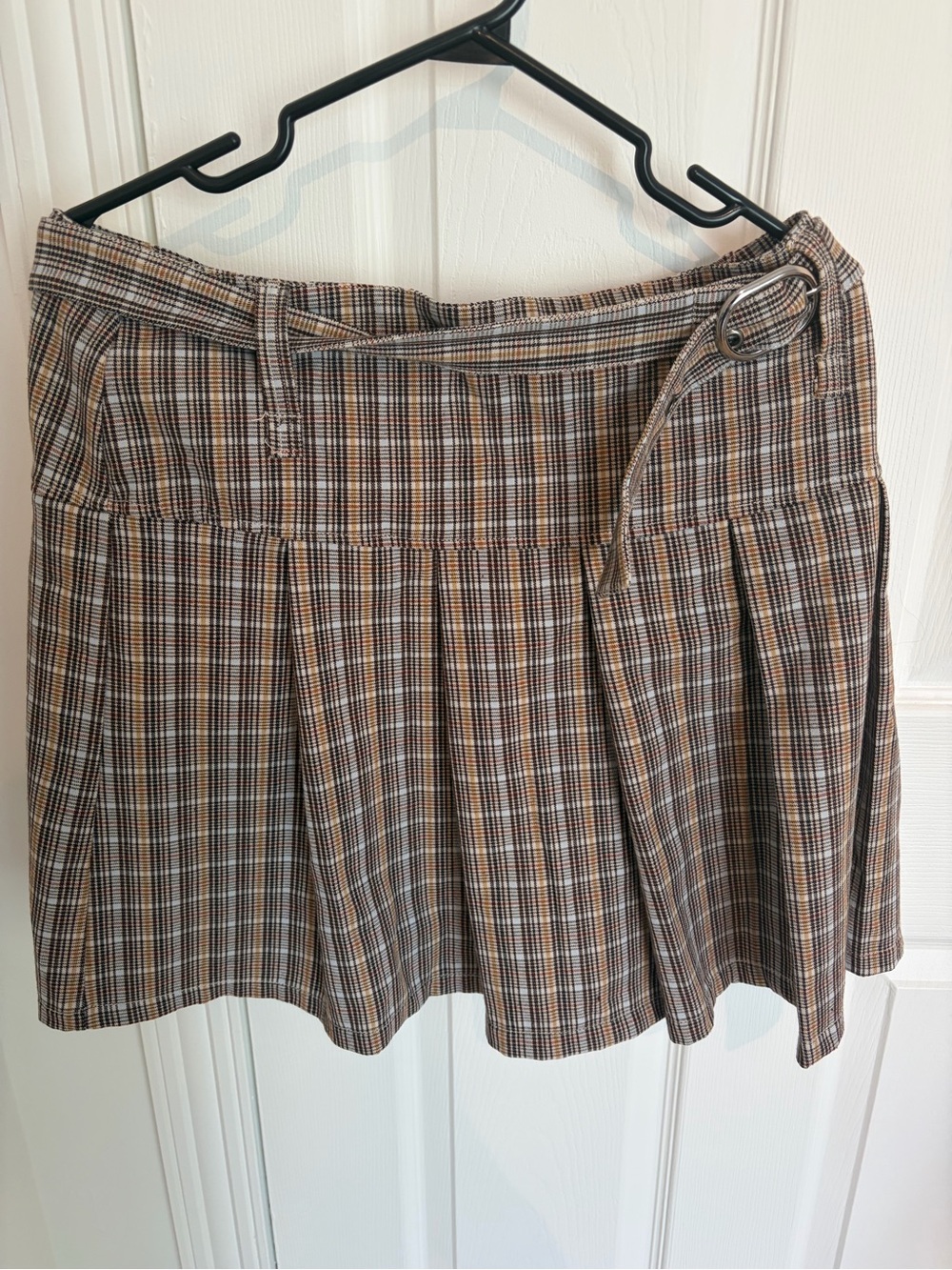 Women’s Plaid Pleated Mini Skirt in Brown